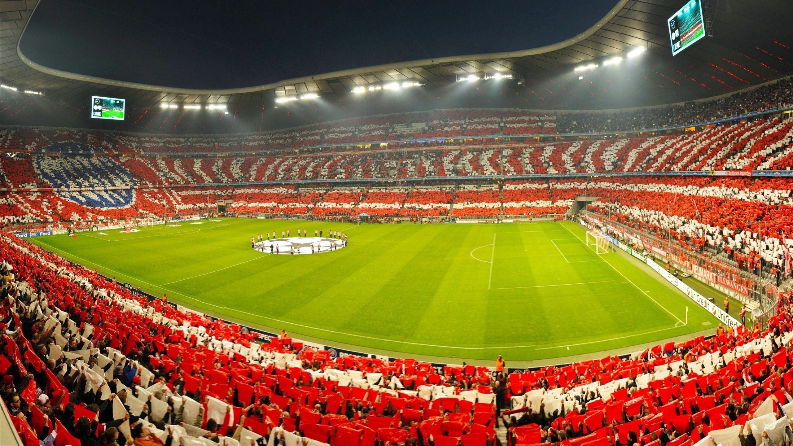 开云体育下载官网-现场报道：车手情绪与现场氛围，车手团队